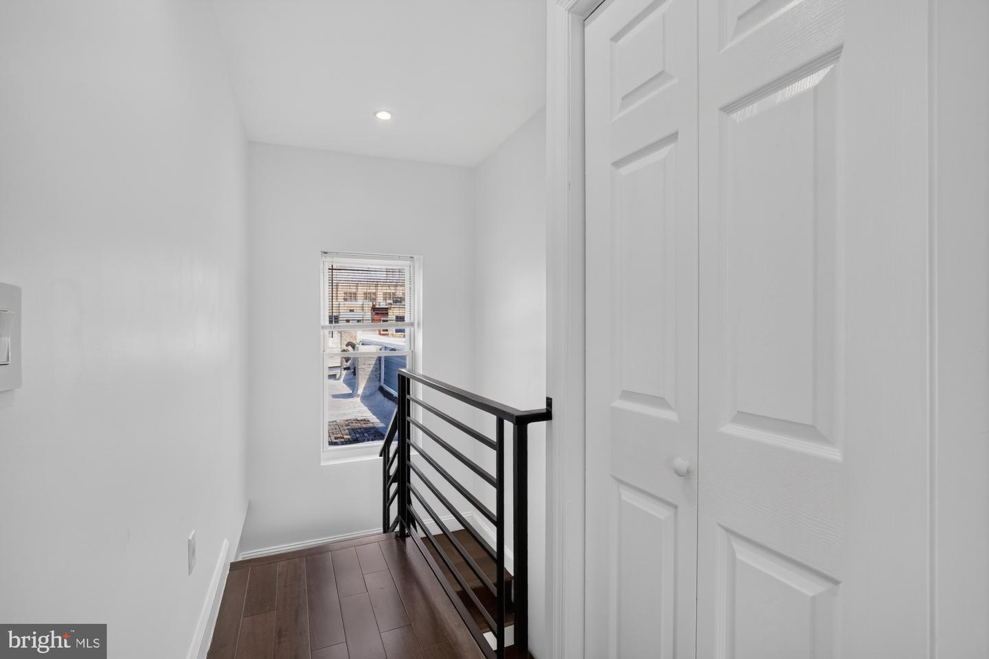 2319 N College Ave #b Property Photo 13