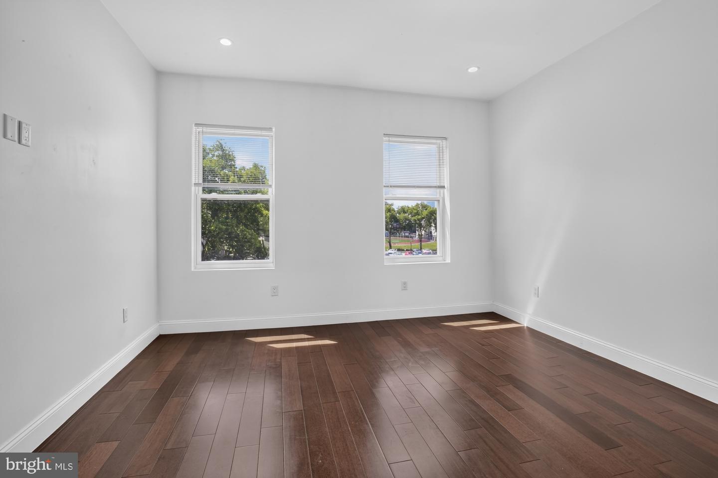 2319 N College Ave #b Property Photo 14