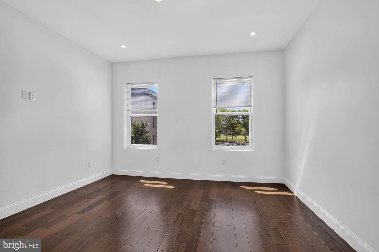 2319 N College Ave #b Property Photo 18
