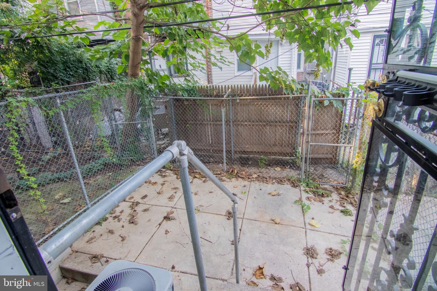 5917 Addison St Property Photo 23