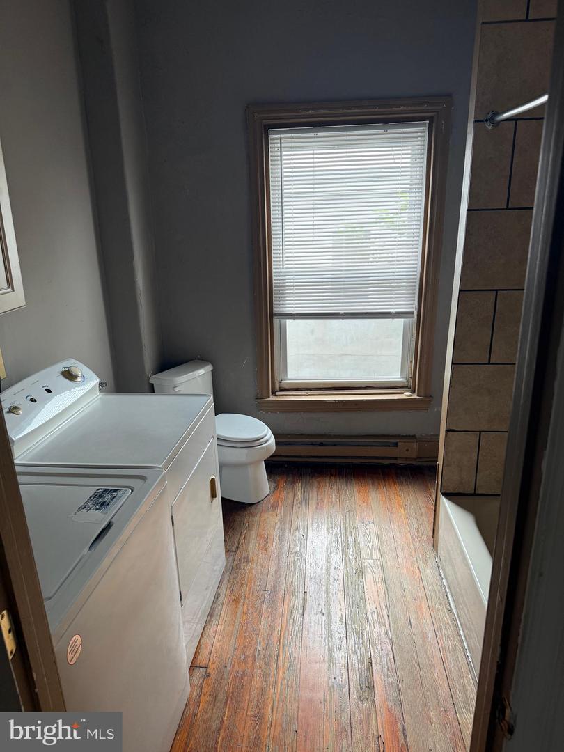 534-36 W Girard Ave #2 Property Photo 8