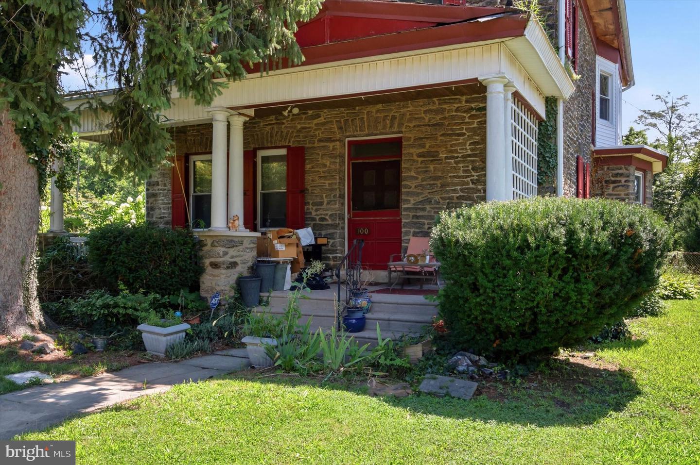 102 E Cliveden St Property Photo 2