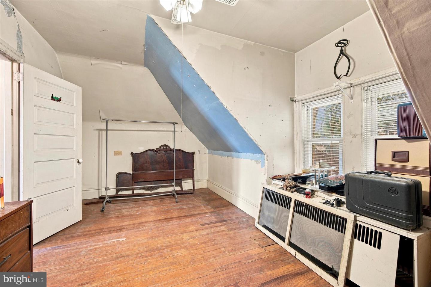 102 E Cliveden St Property Photo 7