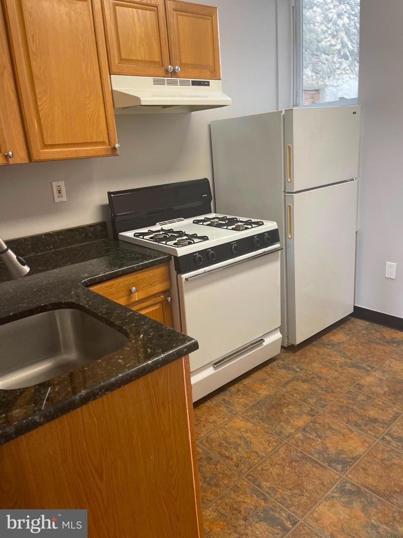 1517 W Norris St #3rd Fl Property Photo 7