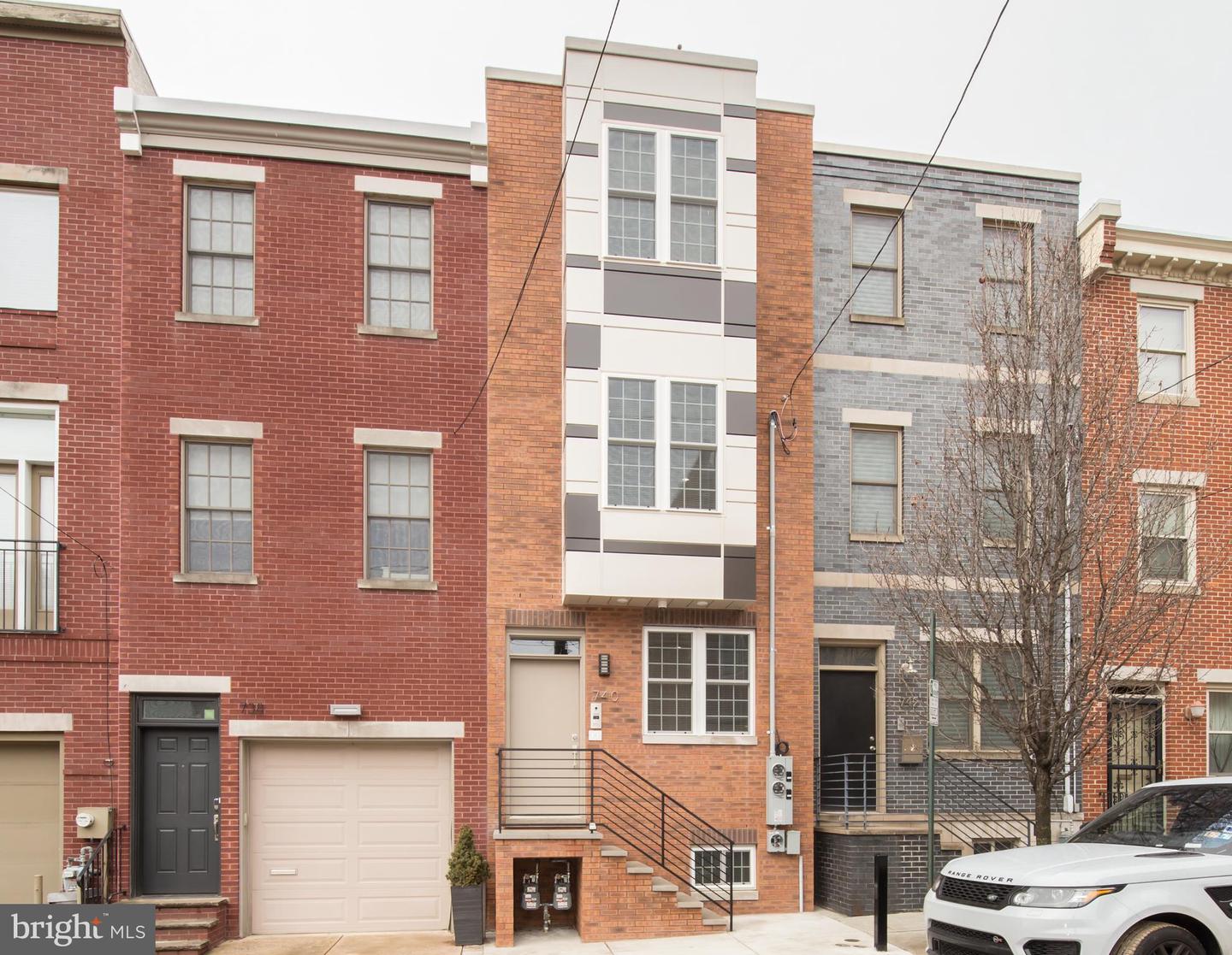 740 N UBER ST #2 Property Photo 1