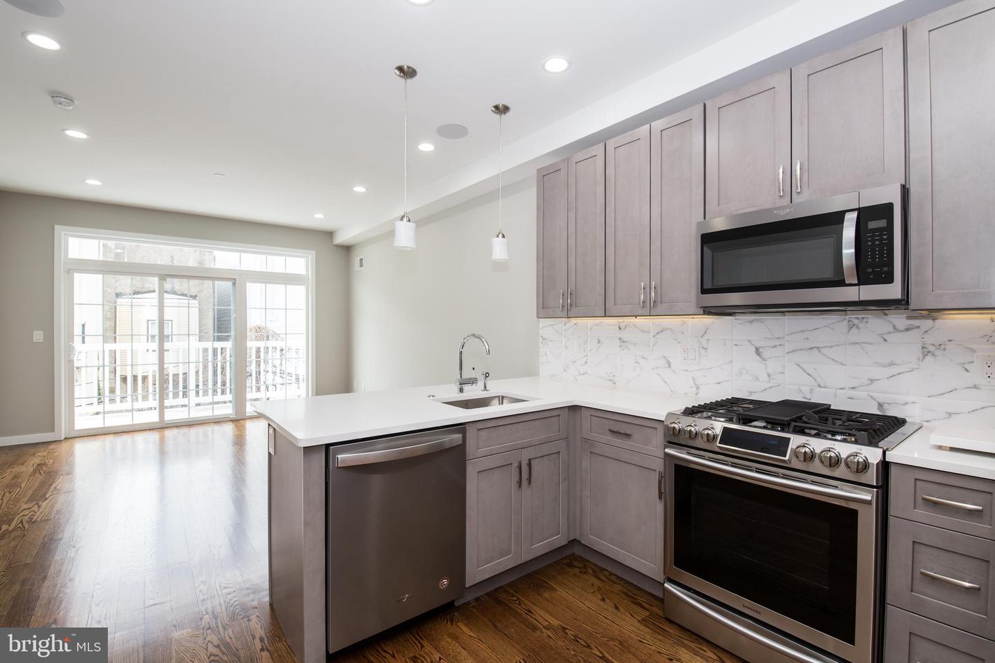 740 N Uber St #2 Property Photo 6
