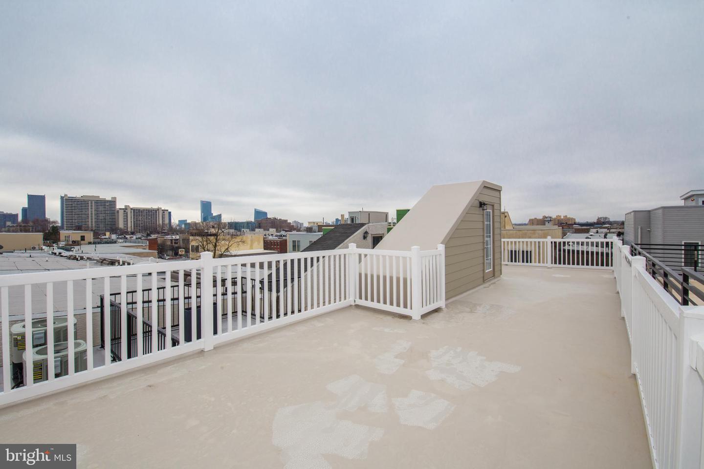 740 N Uber St #2 Property Photo 24