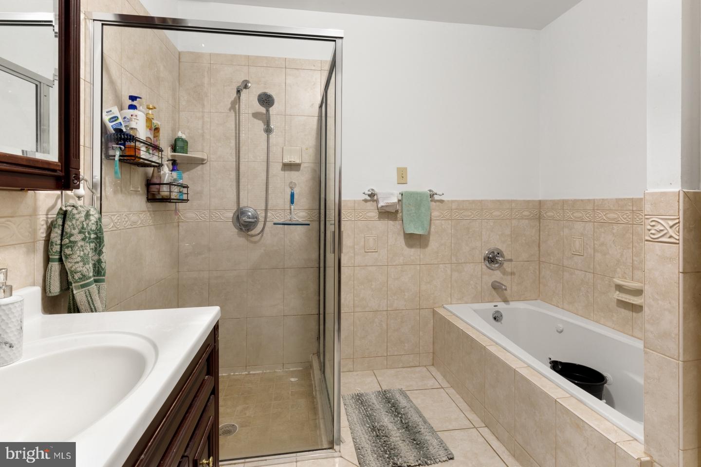 2229 St Albans St Property Photo 17