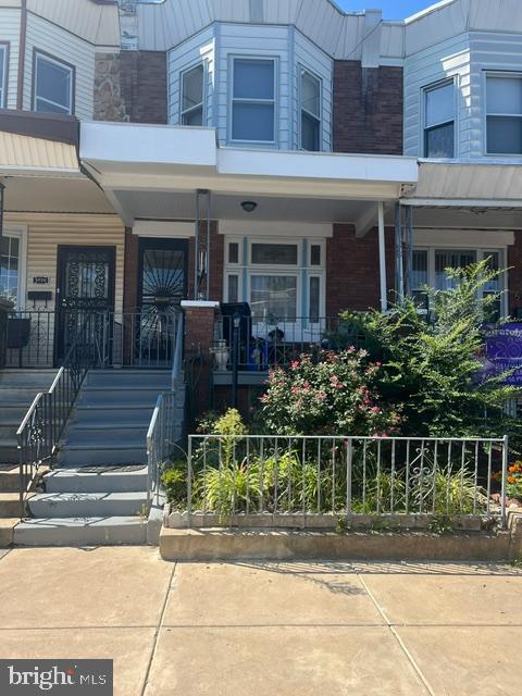 5726 LARCHWOOD AVE Property Photo 1