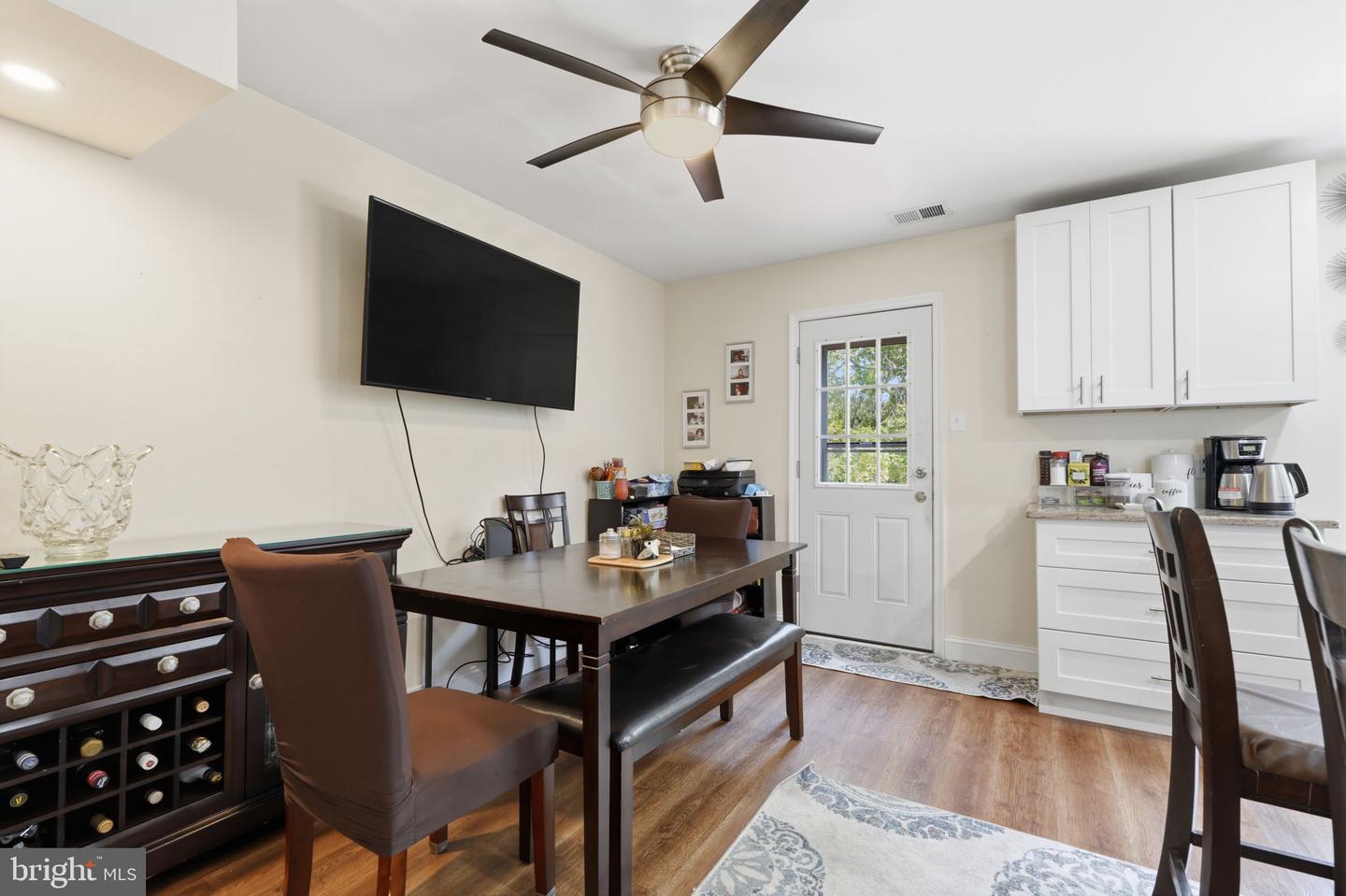 13073 Townsend Rd Property Photo 9