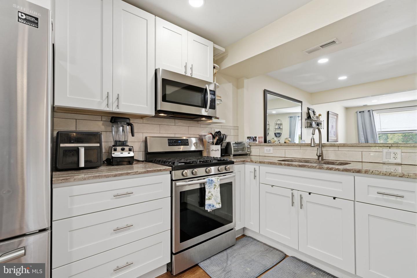 13073 Townsend Rd Property Photo 10