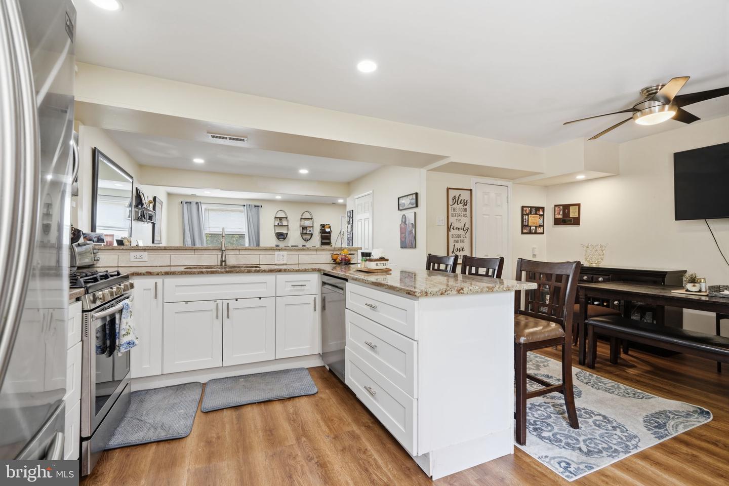 13073 Townsend Rd Property Photo 11