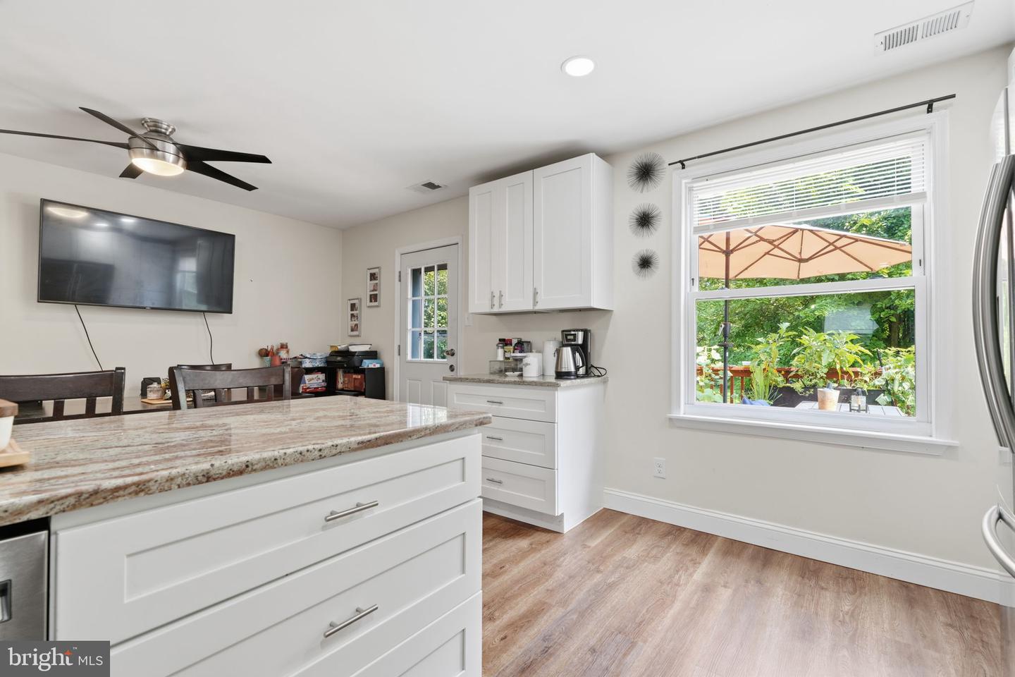 13073 Townsend Rd Property Photo 12