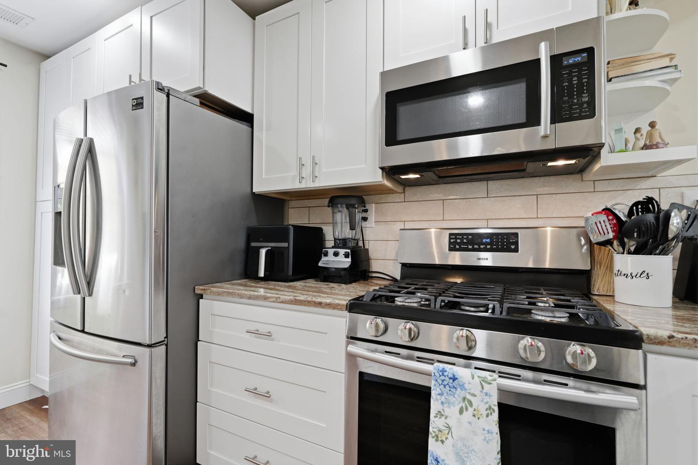 13073 Townsend Rd Property Photo 15