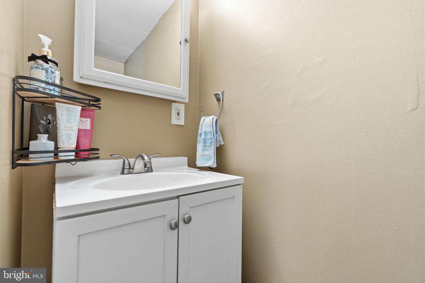 13073 Townsend Rd Property Photo 23
