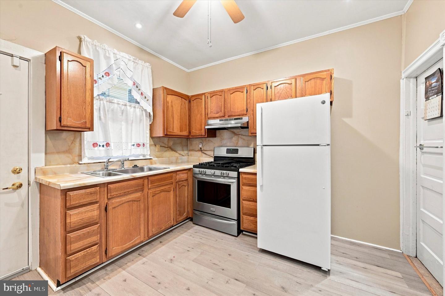 3237 N BAMBREY ST Property Photo 1