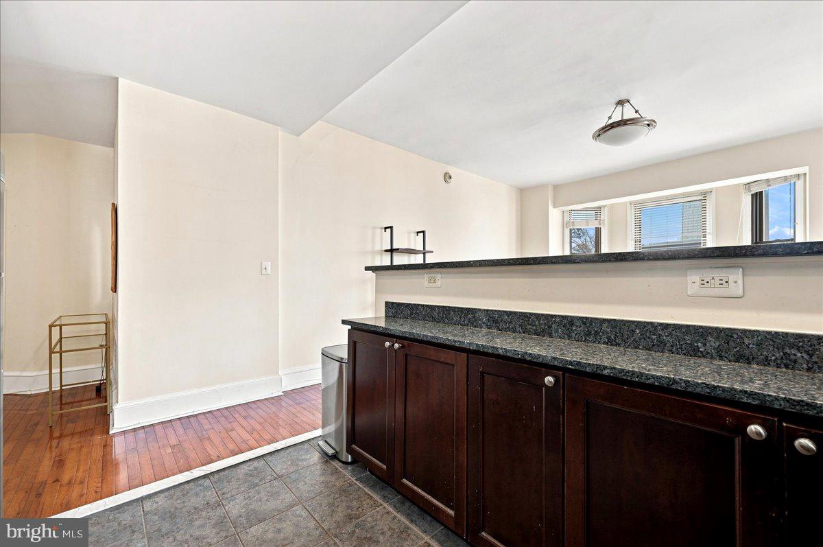 250-00 S 13th St #11e Property Photo 22