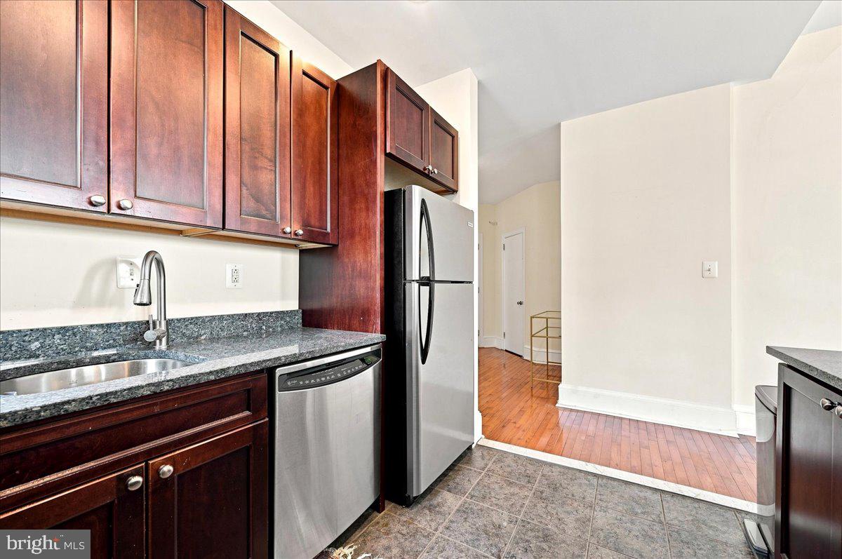 250-00 S 13th St #11e Property Photo 28