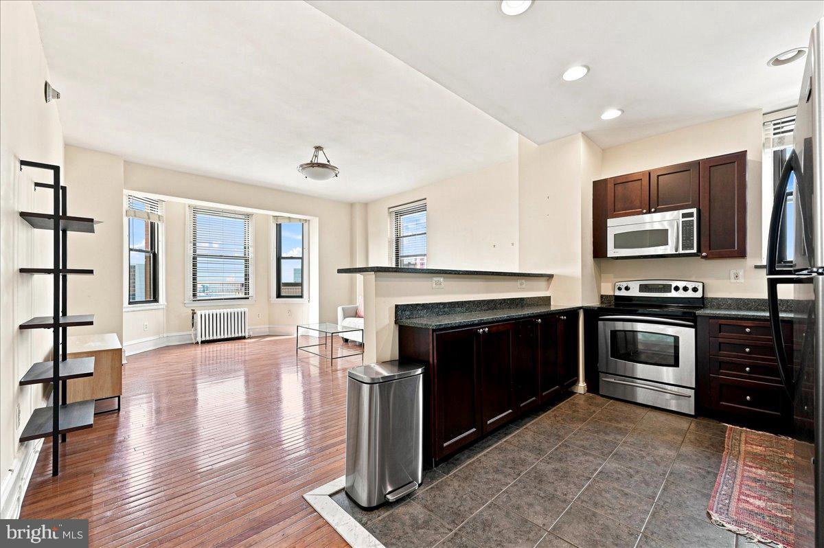 250-00 S 13th St #11e Property Photo 30