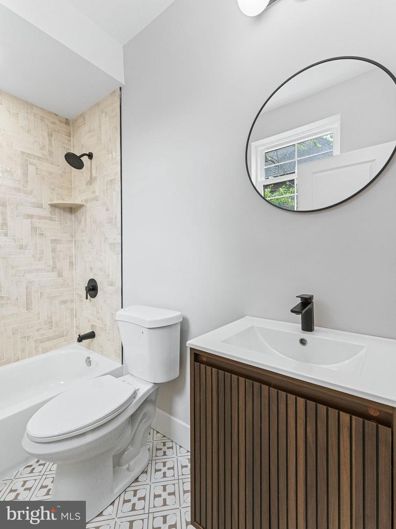 5365 Priscilla St Property Photo 23