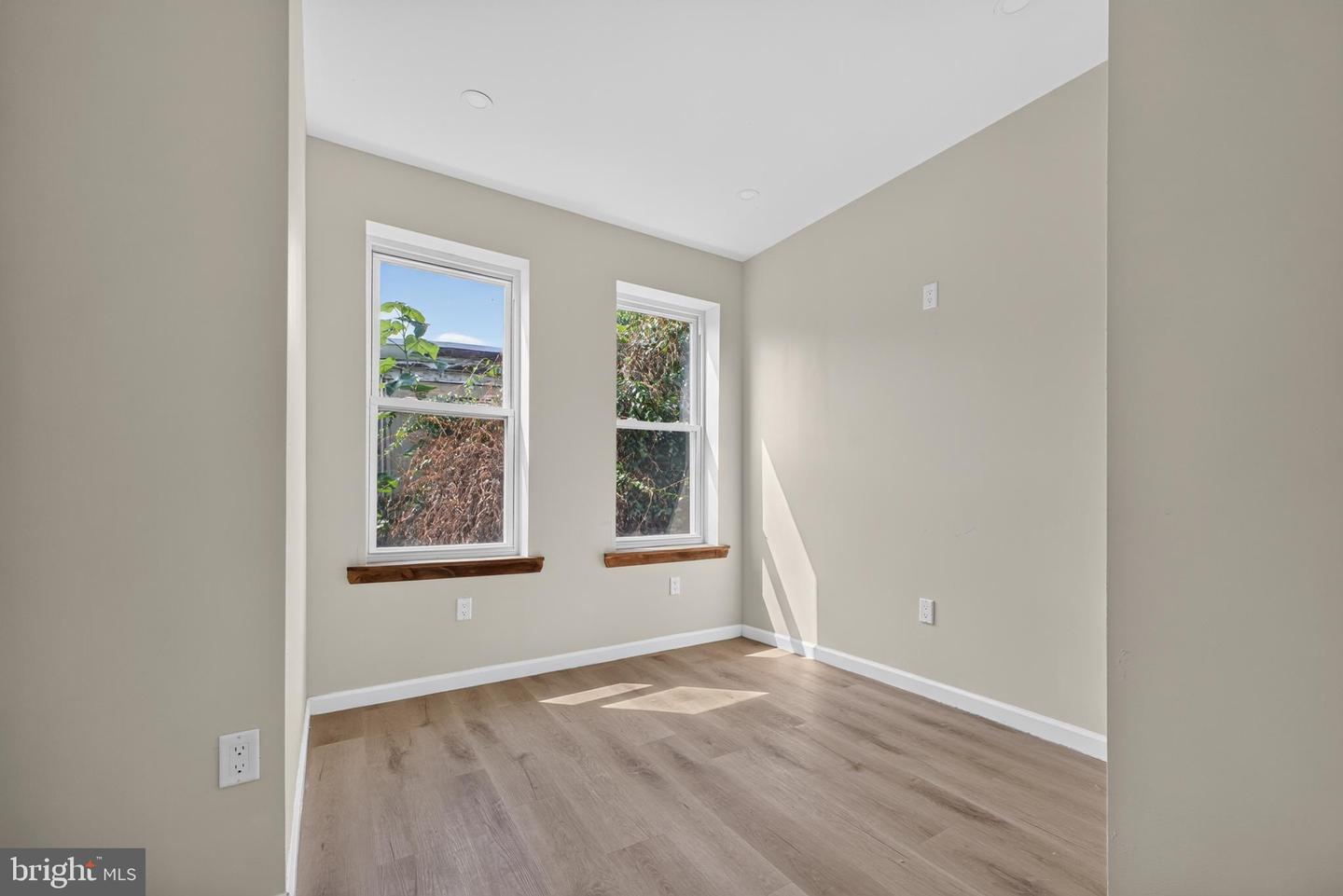 2442 N 13th St Property Photo 15