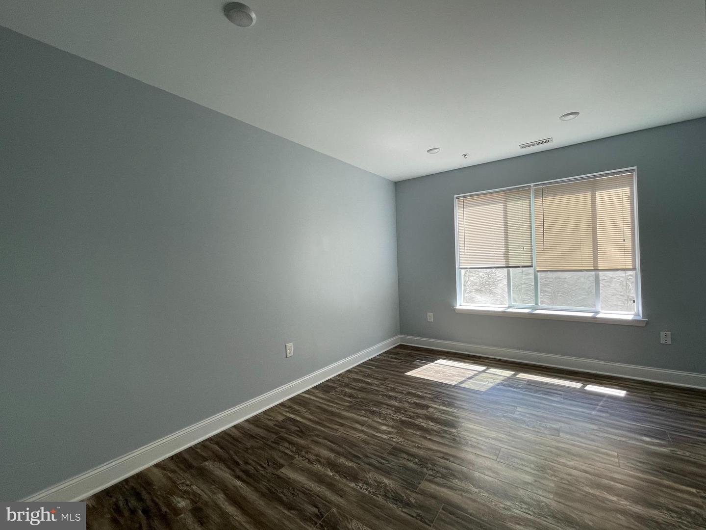 1257-59 N Newkirk St #b Property Photo 3