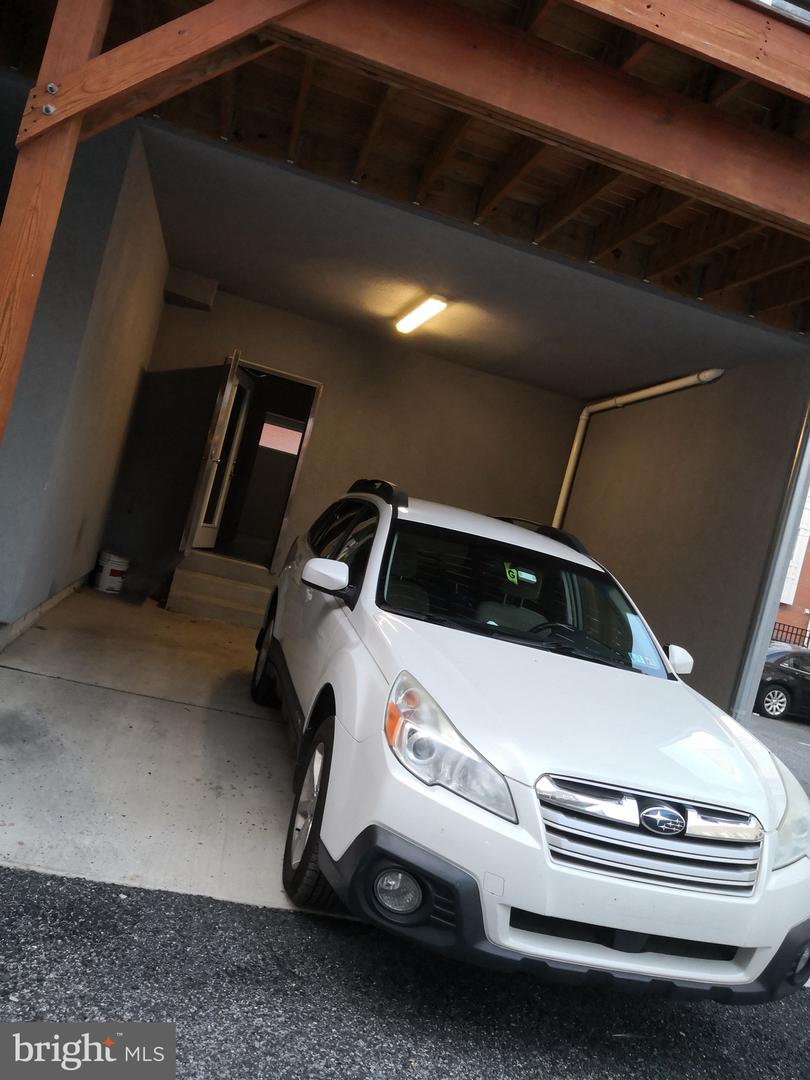 1102 Lemon St Property Photo 3