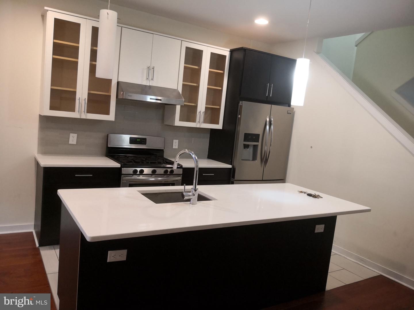 1102 Lemon St Property Photo 4
