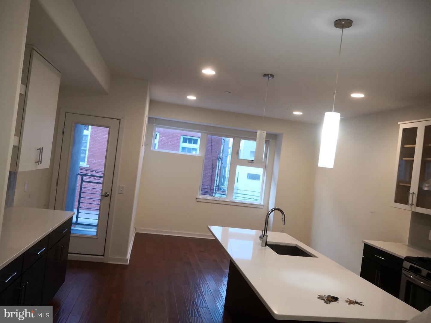 1102 Lemon St Property Photo 6