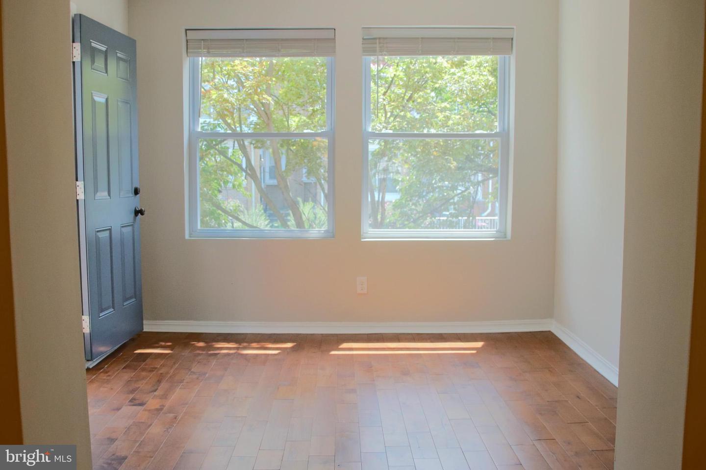 4929 Sansom St Property Photo 2
