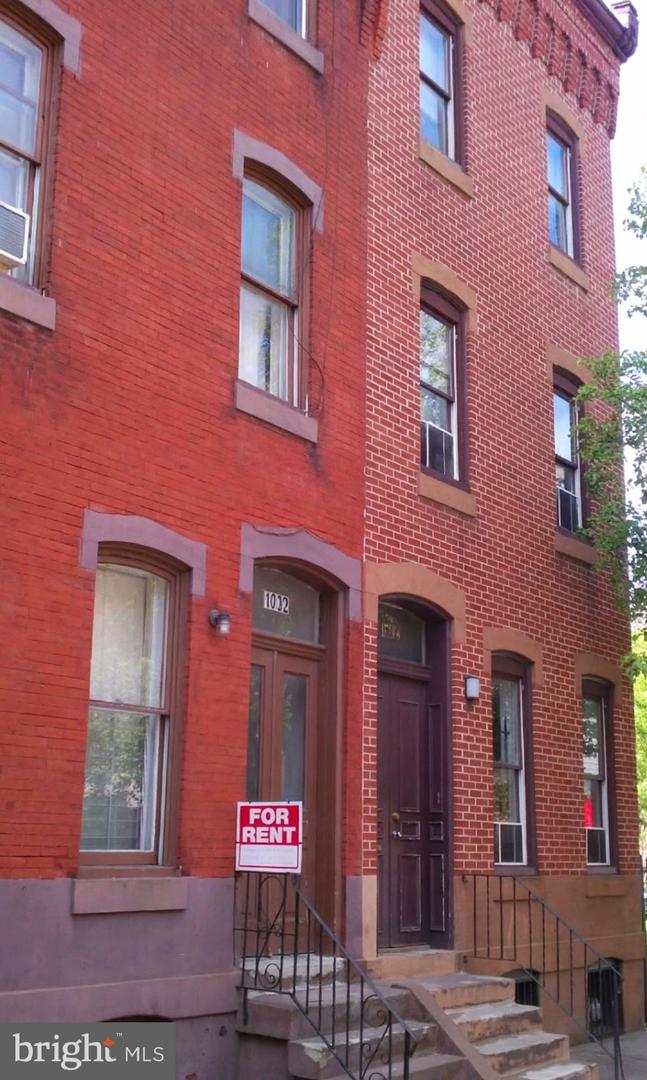 1732 W DIAMOND ST #1 Property Photo 1