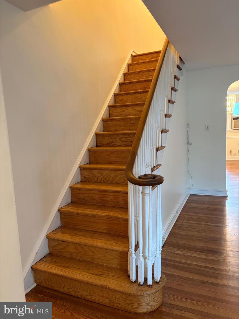 2105 Parkwyn Rd Property Photo 4