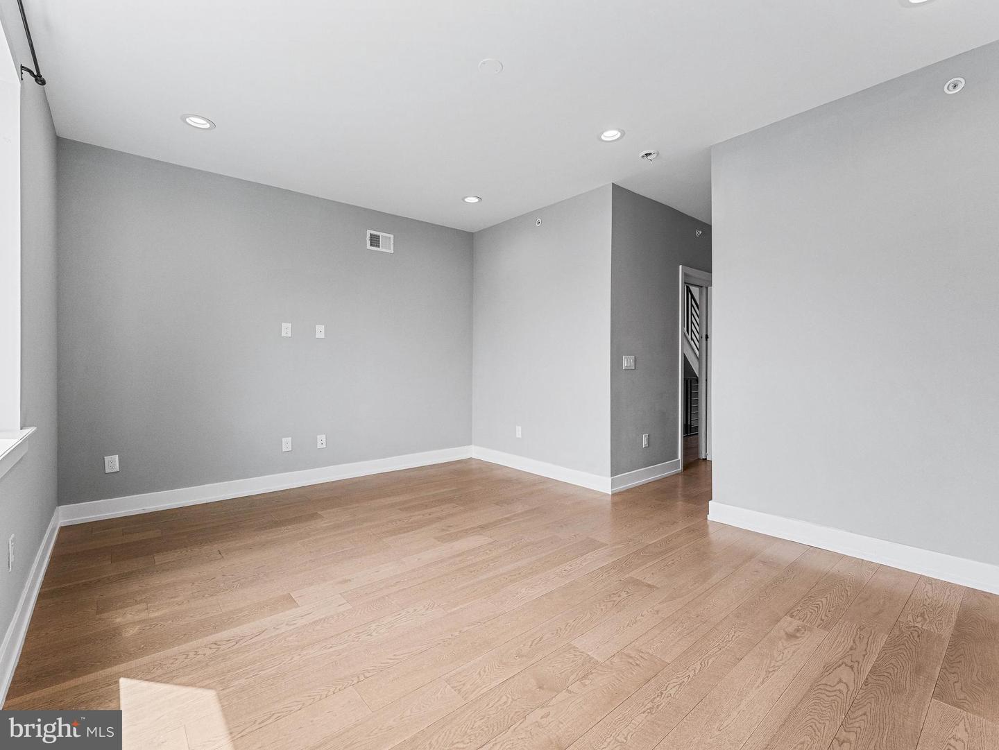 1433 N Orkney St Property Photo 14