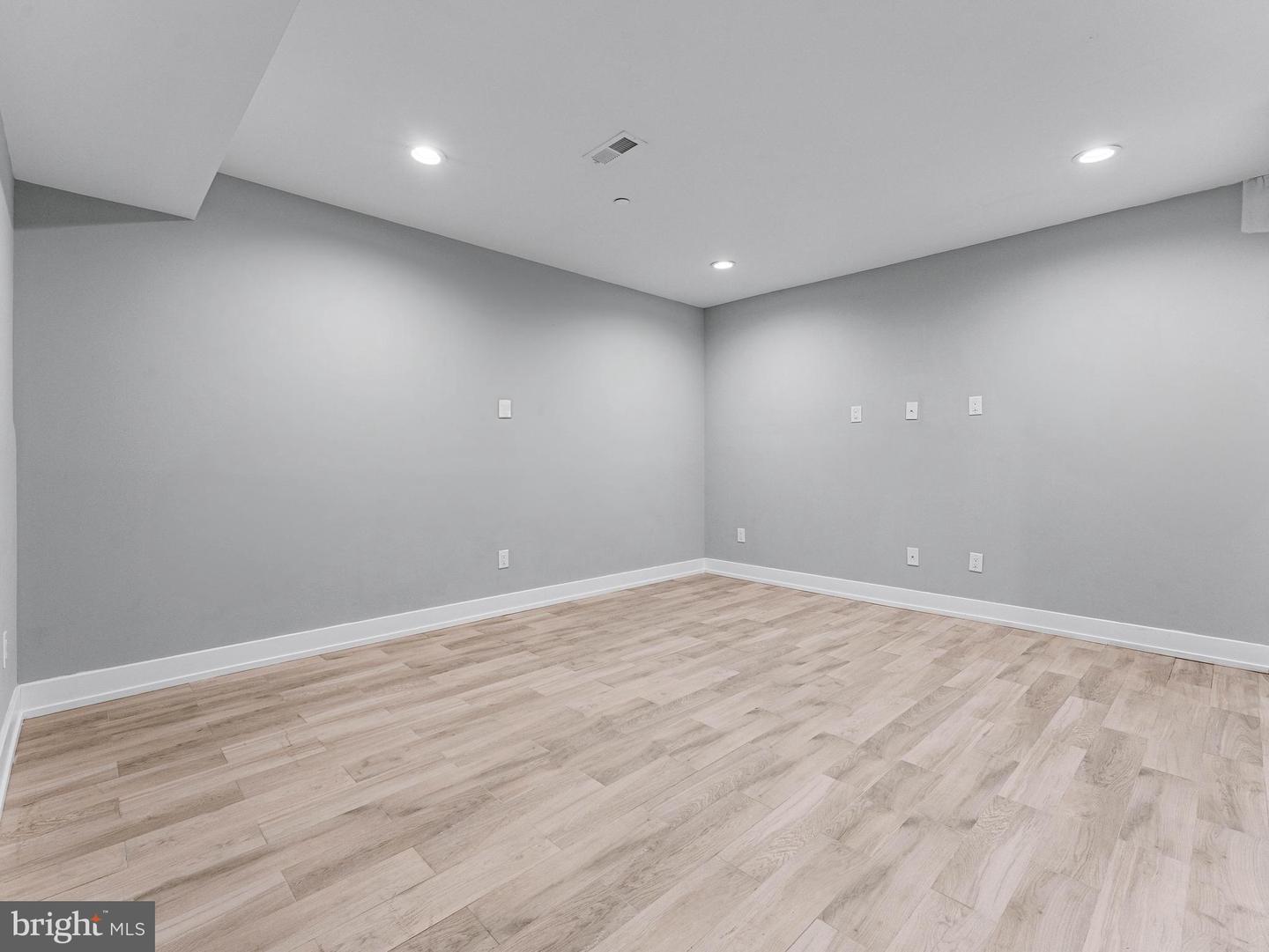 1433 N Orkney St Property Photo 31
