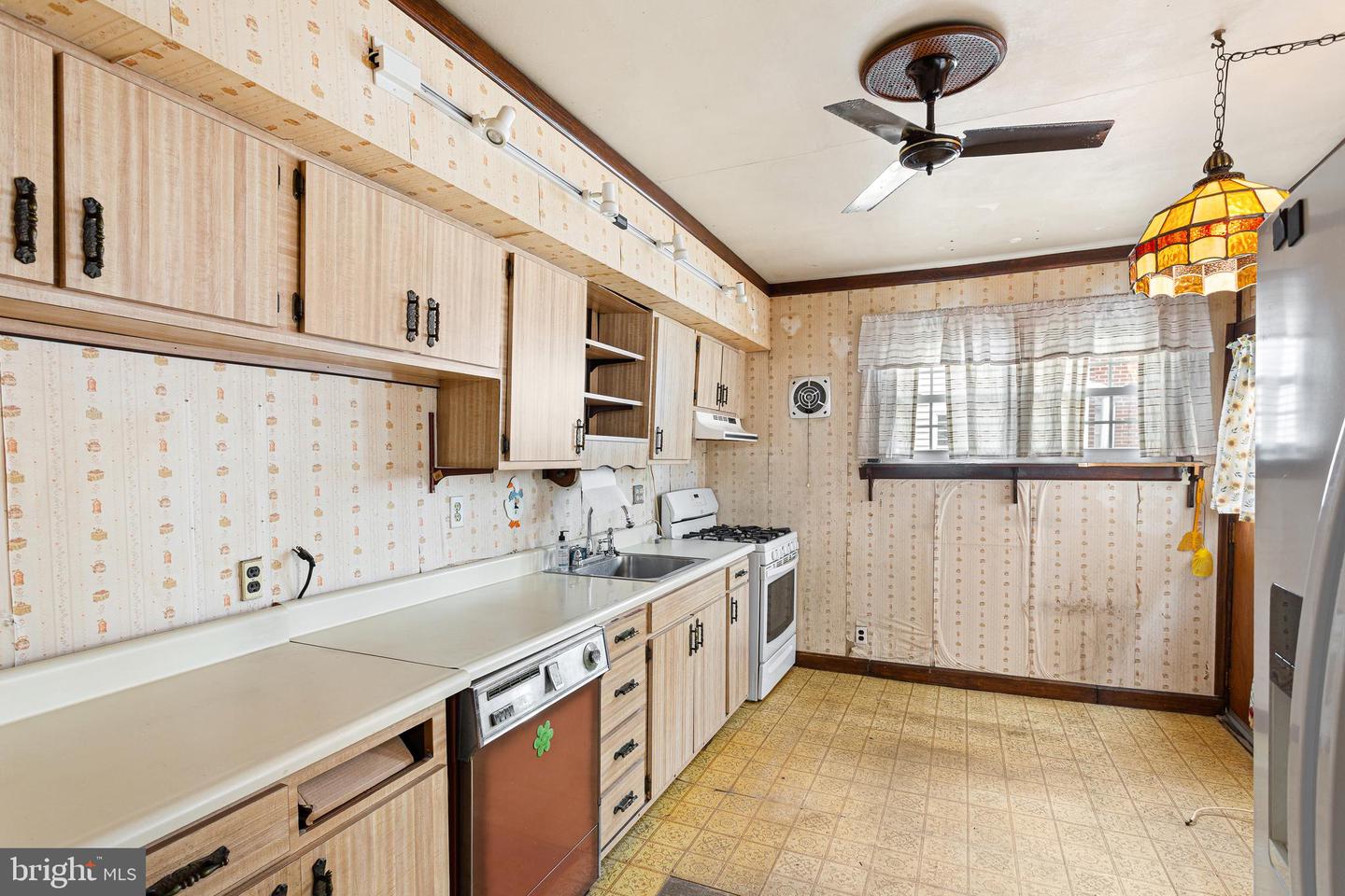 6222 Brous Ave Property Photo 7
