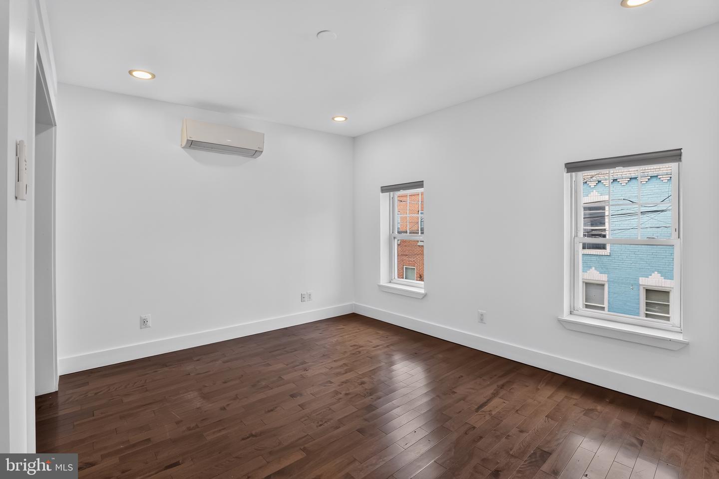 1913 N Mutter St Property Photo 8
