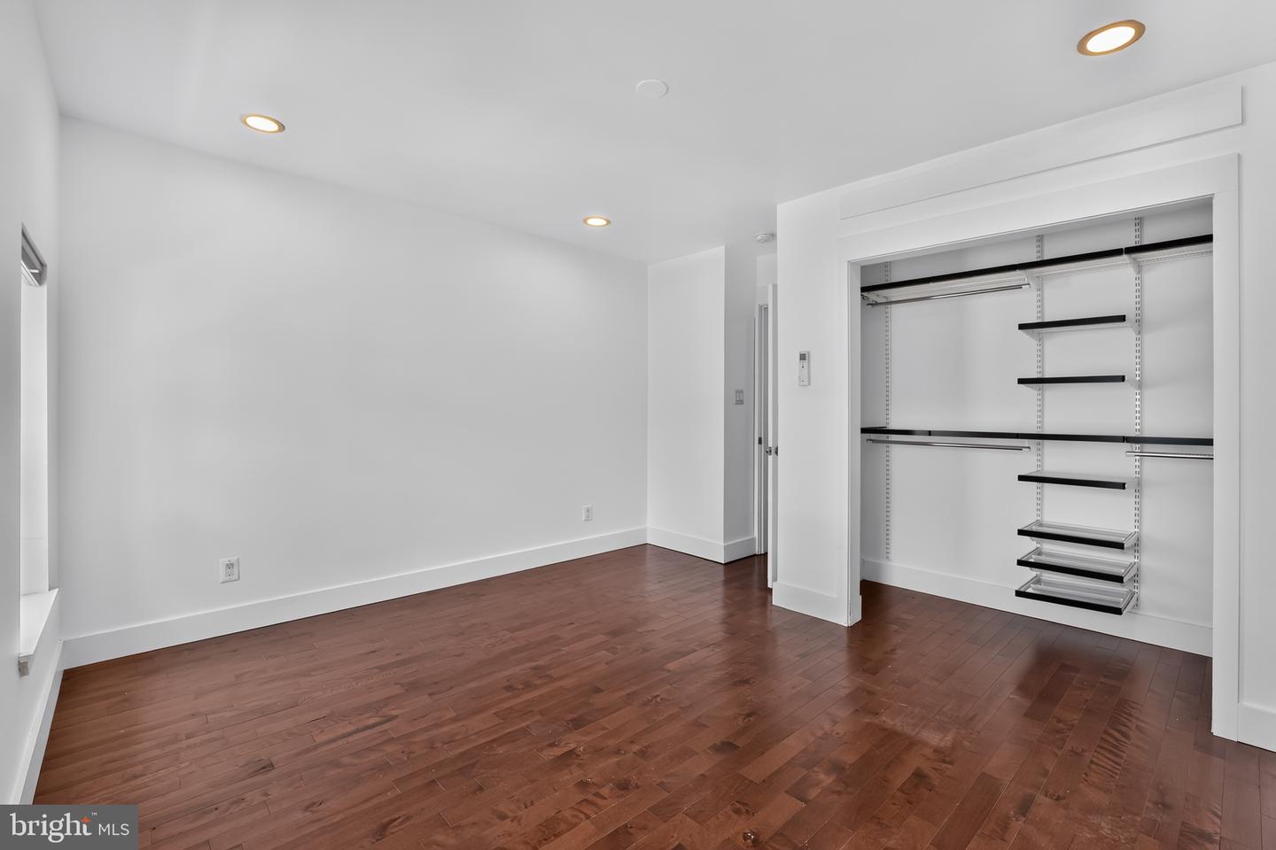 1913 N Mutter St Property Photo 10