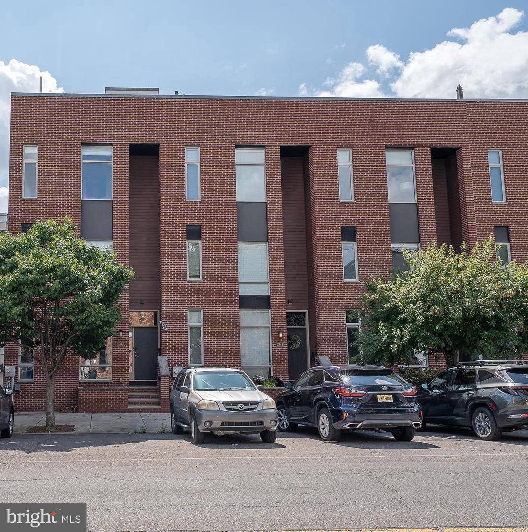 2350 E York St Property Photo 1
