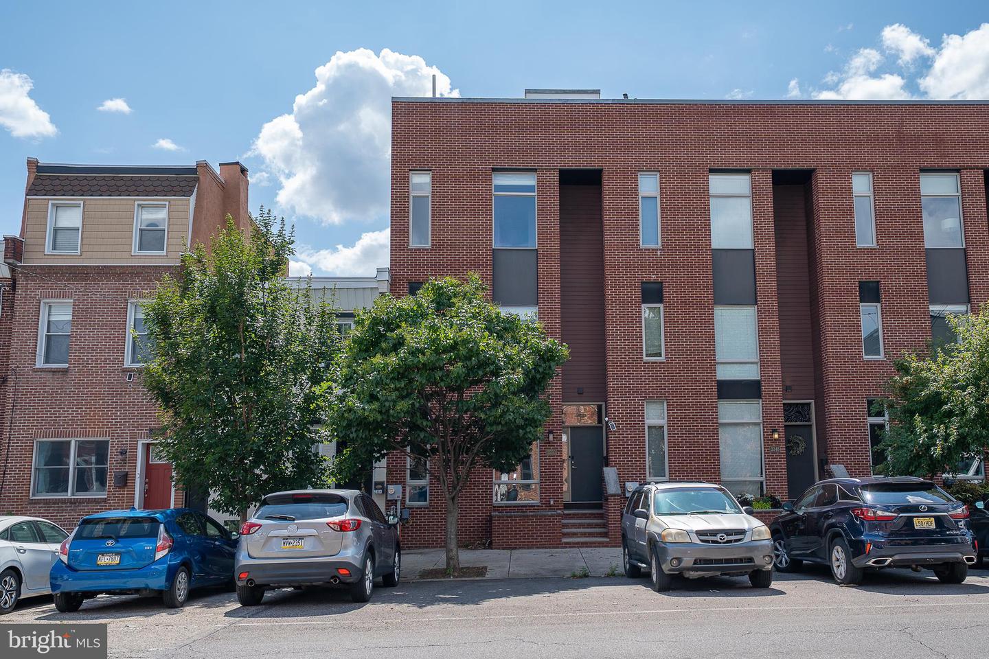 2350 E York St Property Photo 2