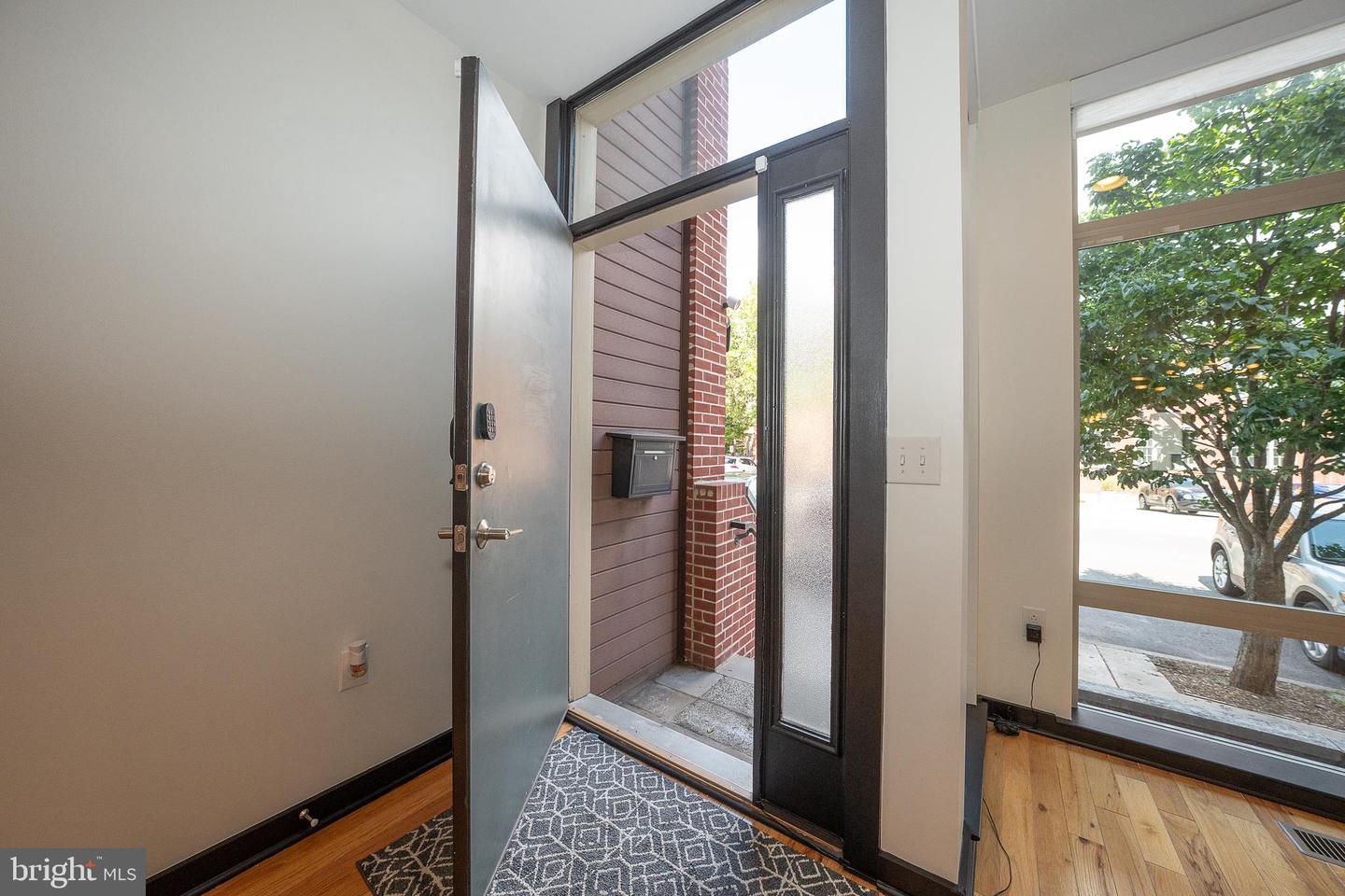 2350 E York St Property Photo 3