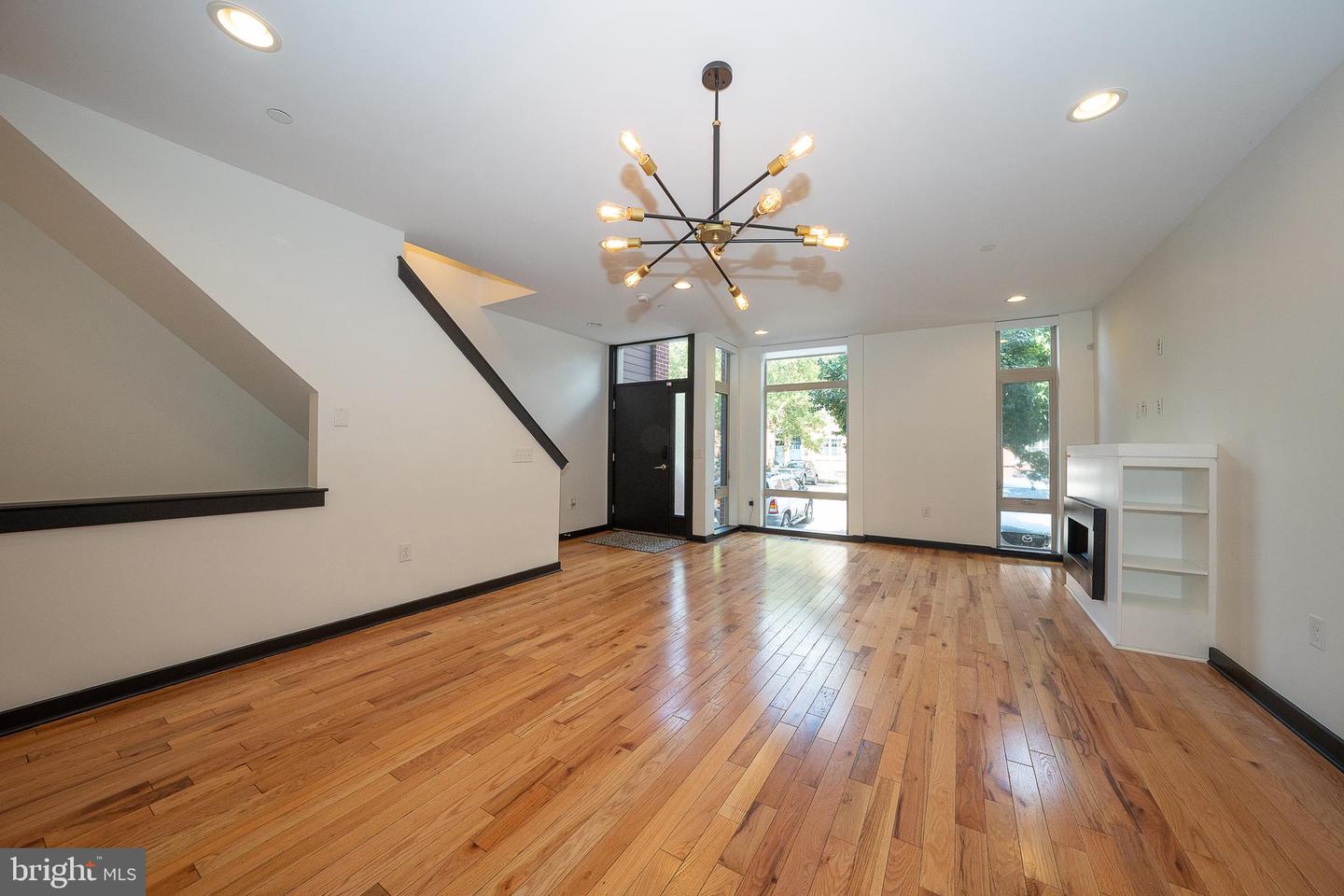 2350 E York St Property Photo 19