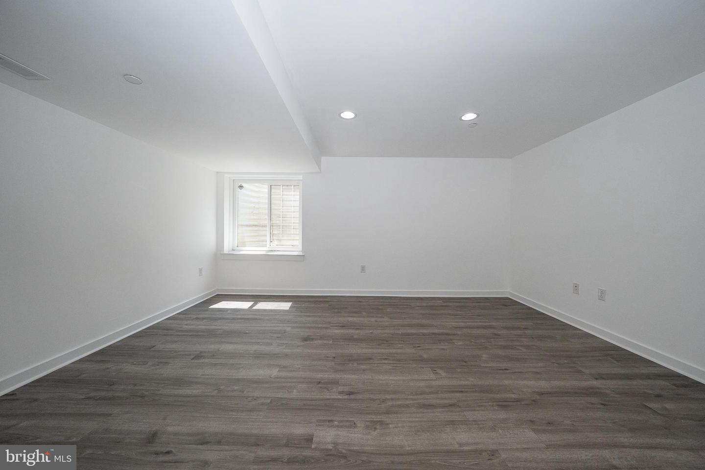2350 E York St Property Photo 67
