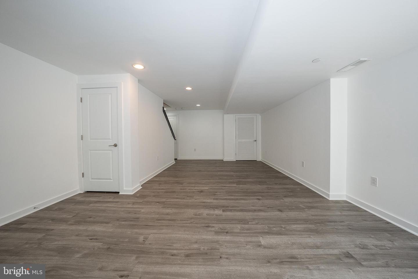 2350 E York St Property Photo 68