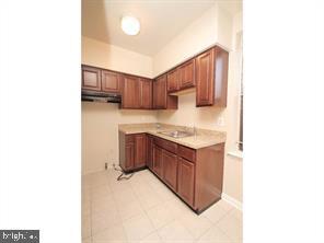 1734 W Diamond St #2 Property Photo 6