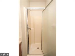 1734 W Diamond St #2 Property Photo 8