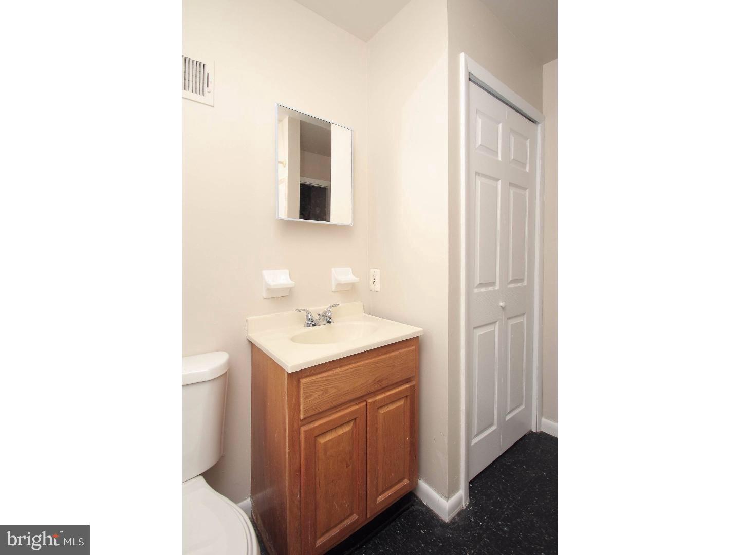 1734 W Diamond St #2 Property Photo 17