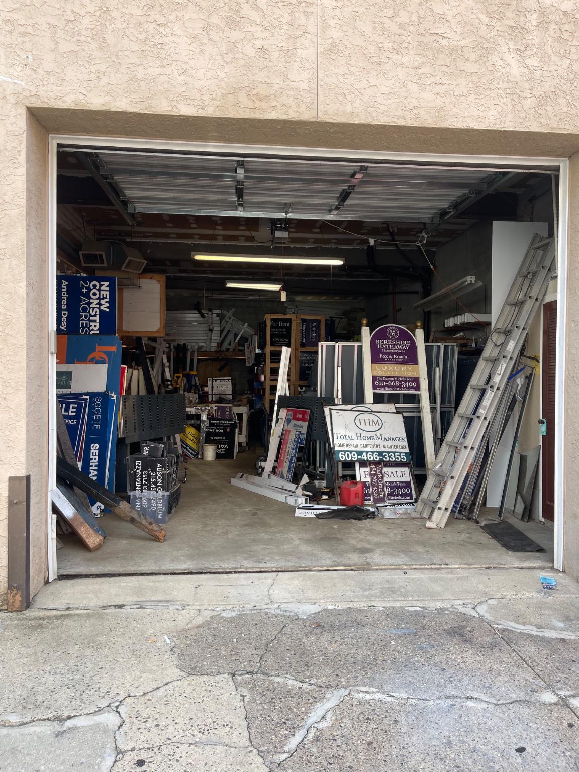 2327 S Alder St #garage Property Photo 3