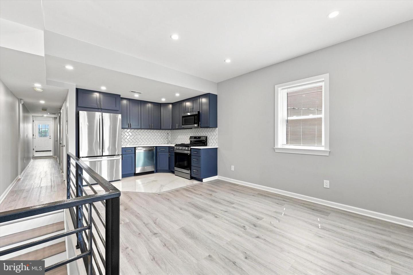 2649 E Clearfield St #unit B (2nd Floor) Property Photo 5