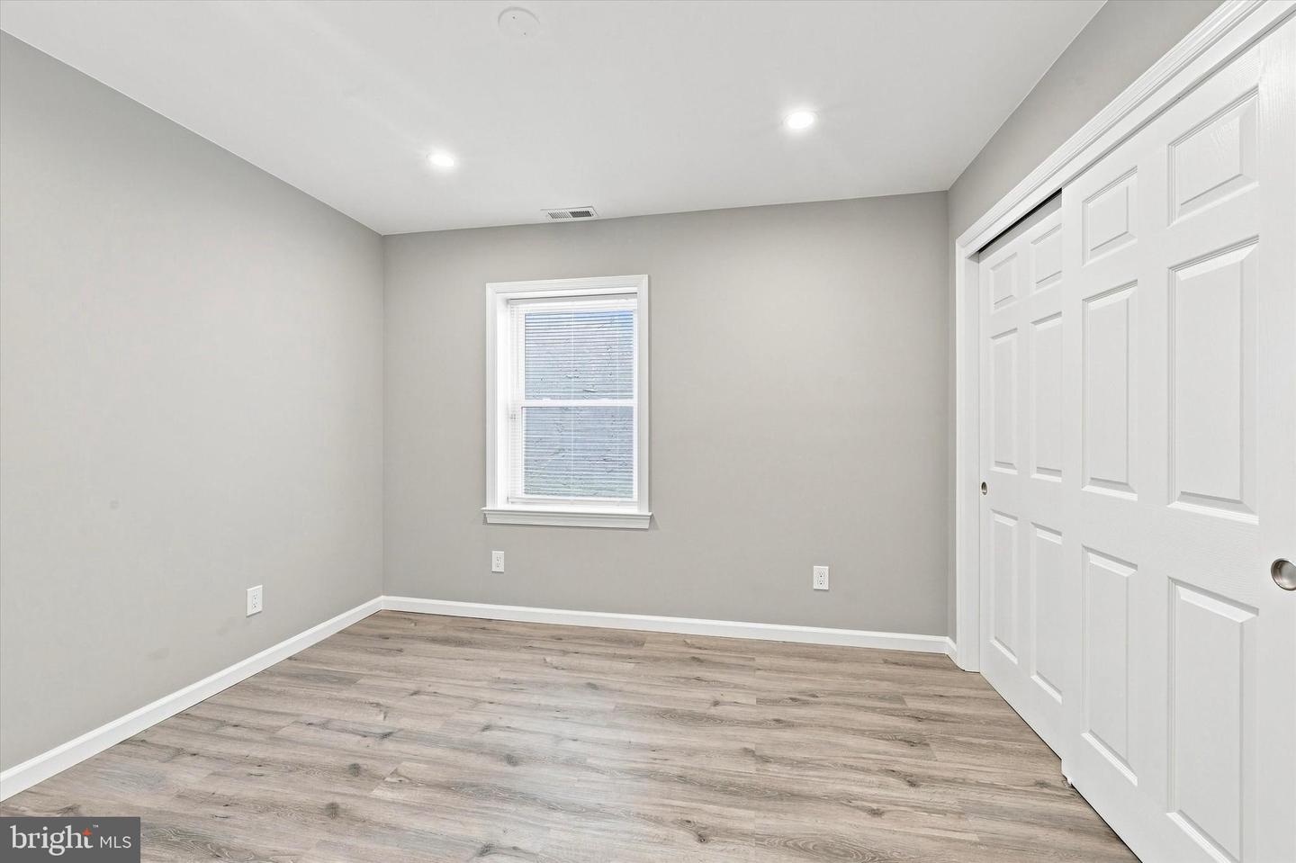 2649 E Clearfield St #unit B (2nd Floor) Property Photo 8