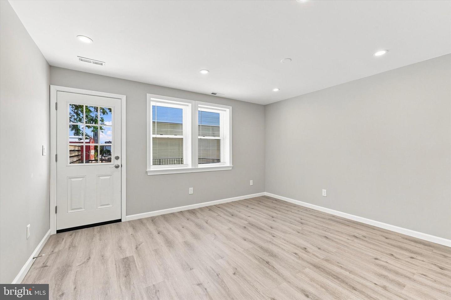 2649 E Clearfield St #unit B (2nd Floor) Property Photo 10